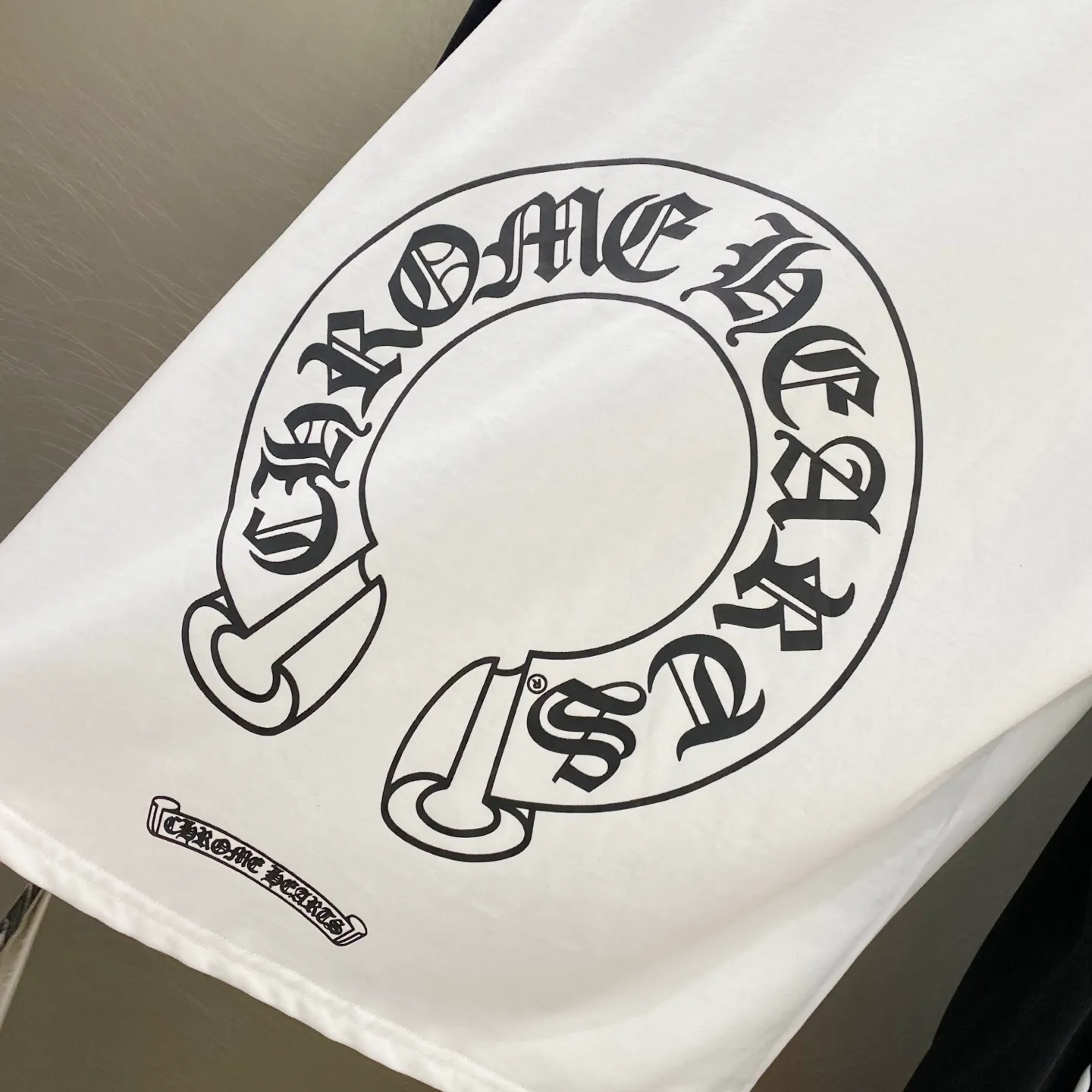 P160 Chrome Hearts/CH Chrome Hearts Sanskrit horseshoe spliced ​​foam letter printing popular long-sleeved T-shirt 280g high weight pure cotton fabric full set of accessories -Colour: white and black -Size: S M L XL
